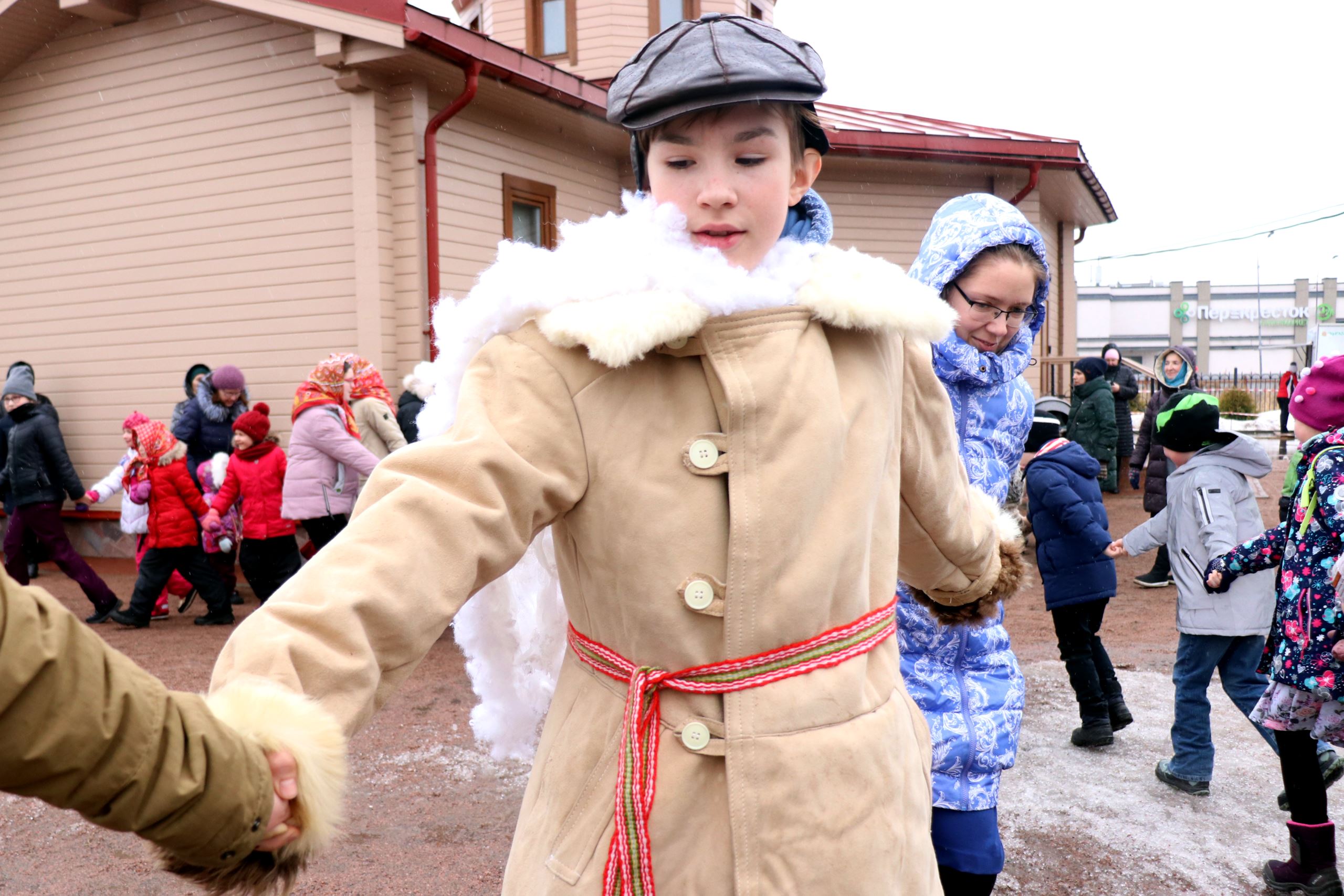 Масленичные гуляния в москве сегодня. Фото Масленицы в России. Фото Масленицы и пудель. Маслиничный фото.